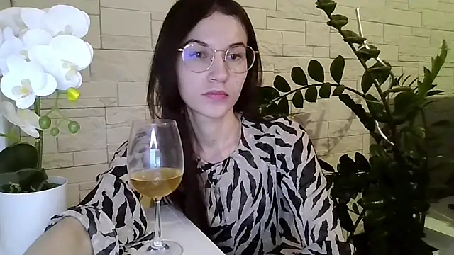 JuliaLovely Live XXX-chat