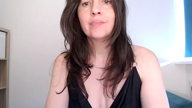 Ella_Next_Door's Webcam Show