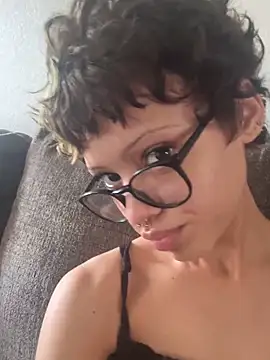 jojosbizarrelyfのライブXXXチャット