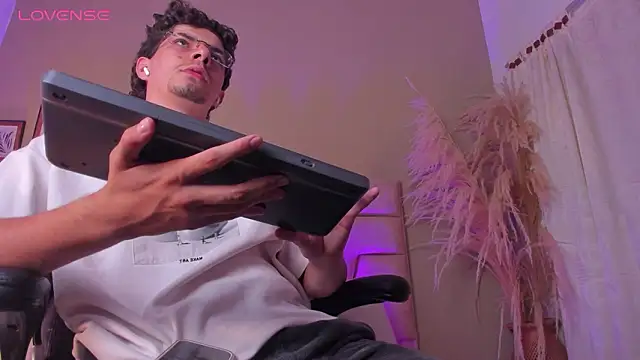 Axel_Creed Live XXX-Chat