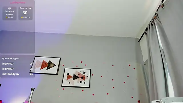 PauleteW10's Live XXX Chat