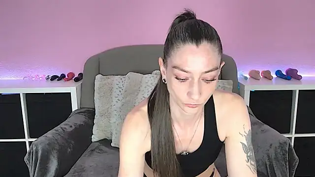 Chat +18 de Hot-Svenja ao vivo