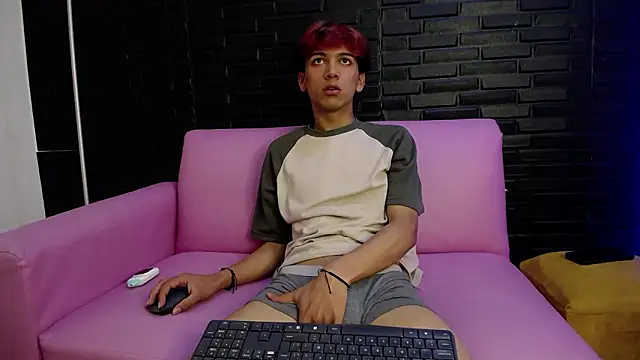 Show modela DanteLux na web-kameri