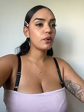 Sara-77 Chat XXX in diretta