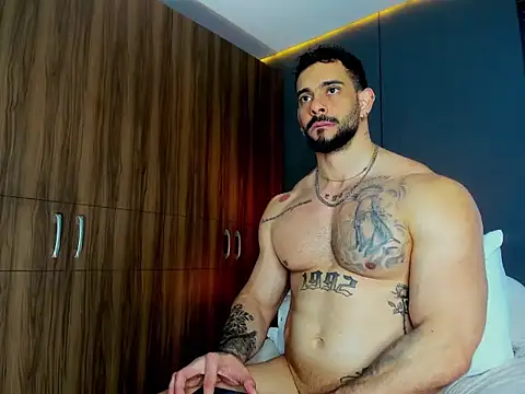 massimo_visconti's Live XXX Chat