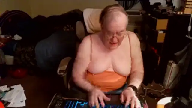 Toastir Chat XXX live