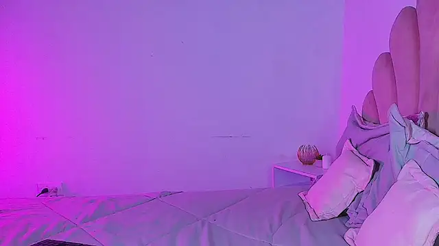 MiaColucci18 Chat XXX in diretta