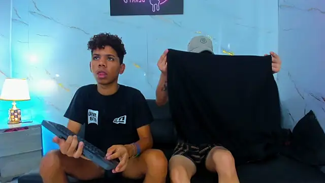 Spicy_guys live XXX chat