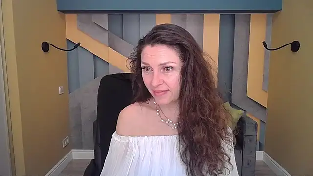 EllaLong's Live XXX Chat