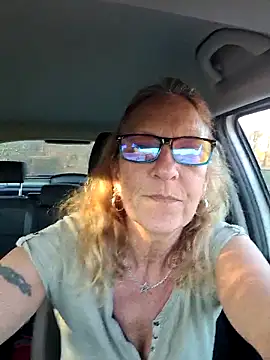 HotWifeLyn68 Webcam-Show