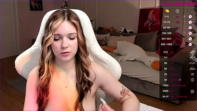 Frau_Lina élő XXX-chatje