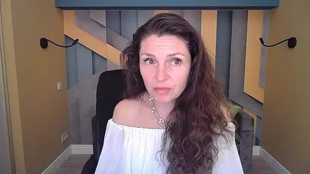 EllaLong's Live XXX Chat