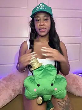 TikaMoon: απευθείας συνομιλία ΧΧΧ