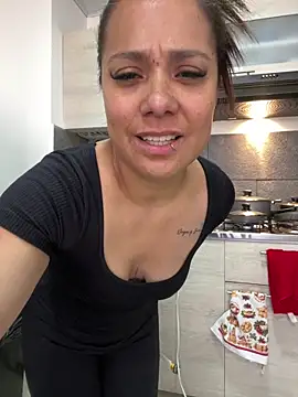 Pretty__Milf's Webcam Show