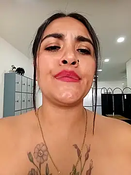 Chat XXX en directo de MAYE__13