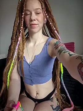 LucidLucy Adlı Modelin Canlı XXX Sohbeti