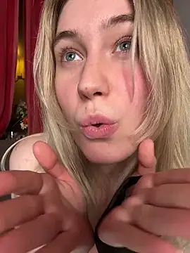 LovelyMiu Adlı Modelin Canlı XXX Sohbeti