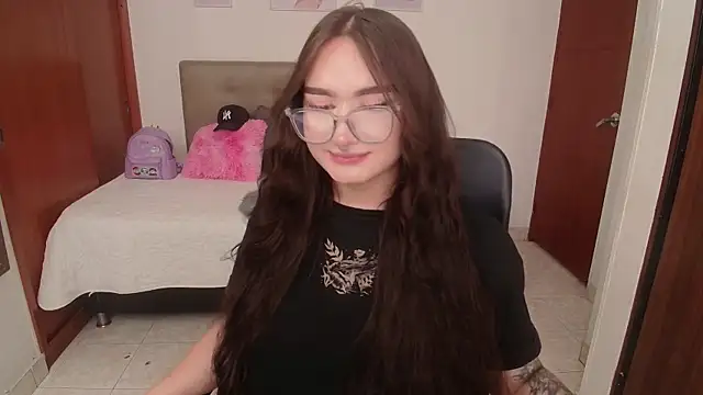 Miley_Baker élő XXX-chatje