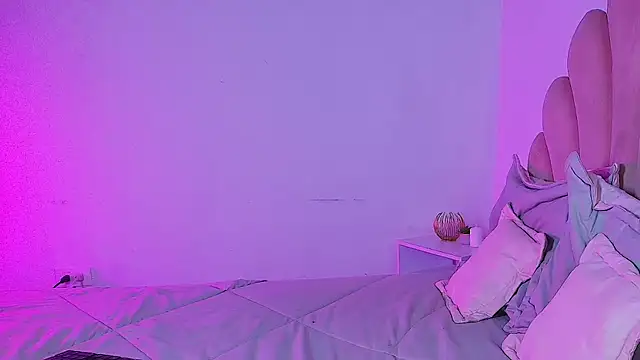 แชท XXX สดของ MiaColucci18