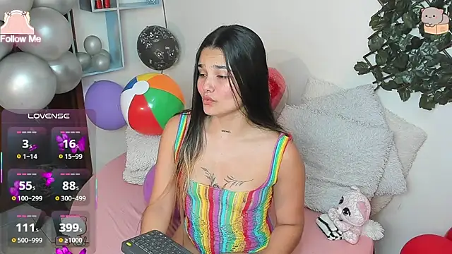 DestinyHills Adlı Modelin Canlı XXX Sohbeti