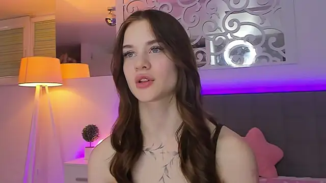 LuisaClover's Live XXX Chat