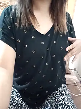 Tanha18 লাইভ XXX চ্যাট