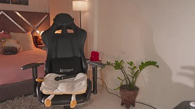 KateOwens Adlı Modelin Canlı XXX Sohbeti