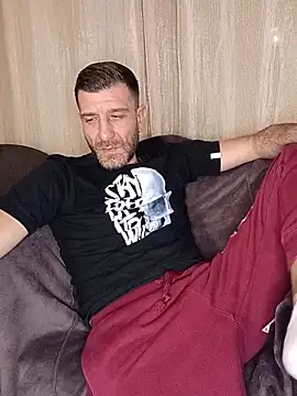 Alexdaniel89 Adlı Modelin Canlı XXX Sohbeti