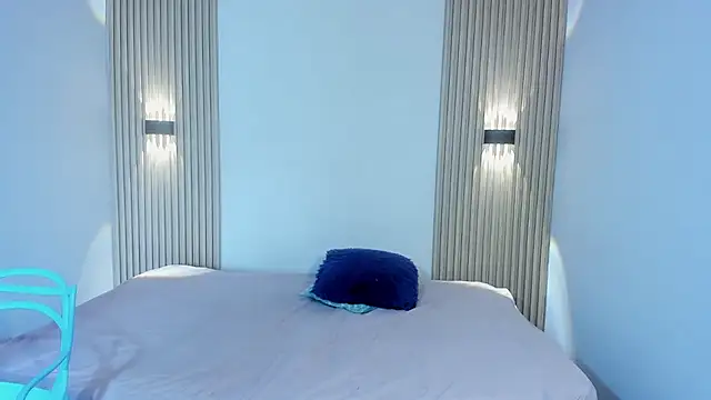 Show modela VioletHall2 na web-kameri