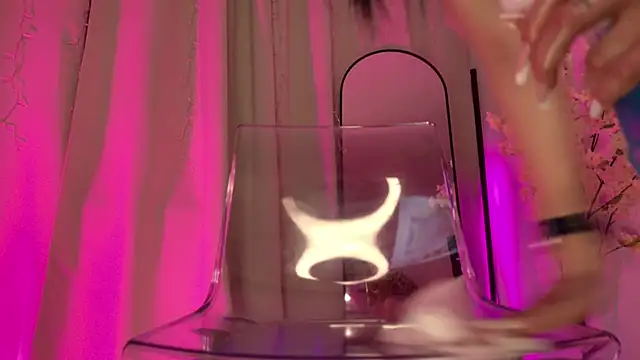 MisssKaya Adlı Modelin Canlı XXX Sohbeti