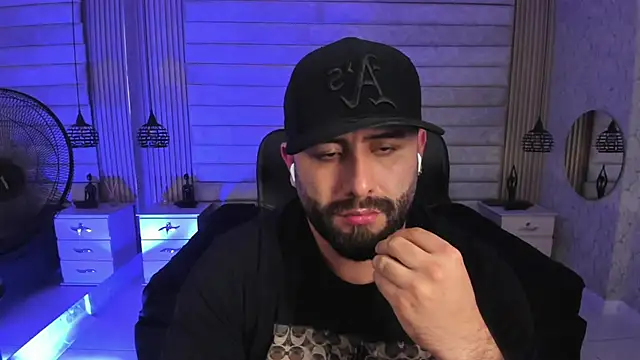 XXX chat uživo modela jhon_bear03