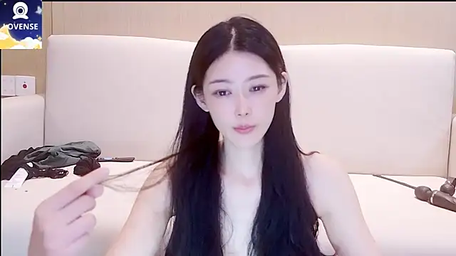 E-ll-A 现场XXX聊天