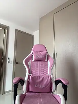 Nikii__ élő XXX-chatje