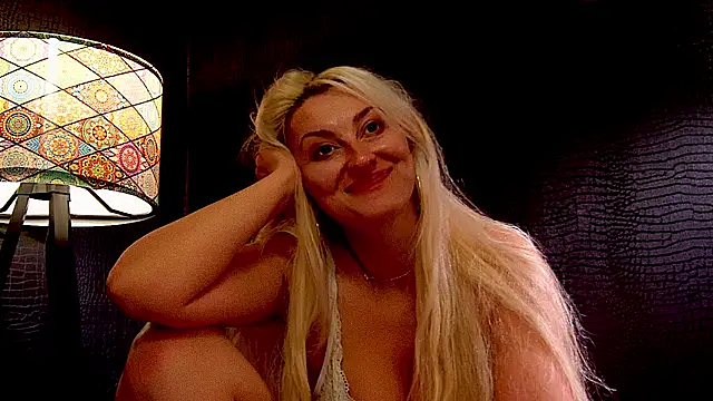 LeticiaReys 现场XXX聊天