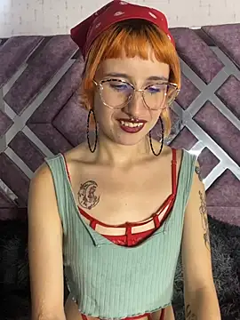 Alice_Hecate: απευθείας συνομιλία ΧΧΧ