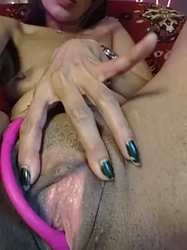 Ivy_the_goddess Show in webcam