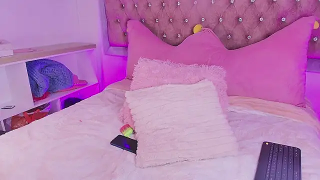 Tayzon_Foxxx's Webcam Show