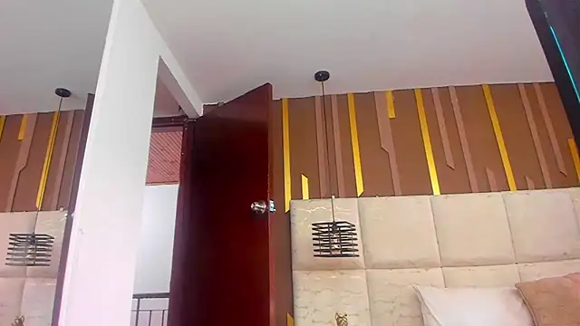 AmbarGills Adlı Modelin Canlı XXX Sohbeti