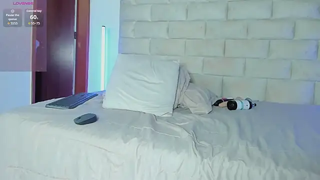 HollyGrey_ – Live XXX-chat