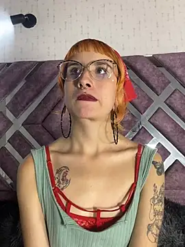 Chat +18 de Alice_Hecate ao vivo