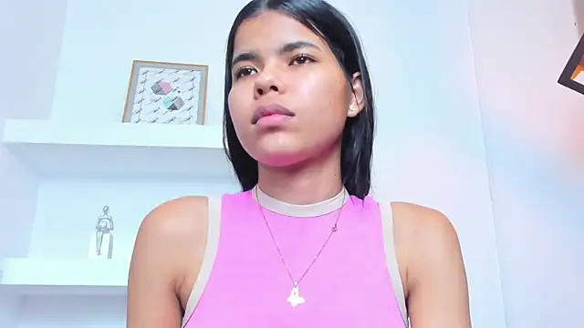 IsabellaMonet Adlı Modelin Canlı XXX Sohbeti