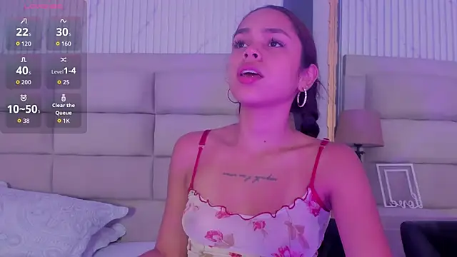 CarolineFyre élő XXX-chatje