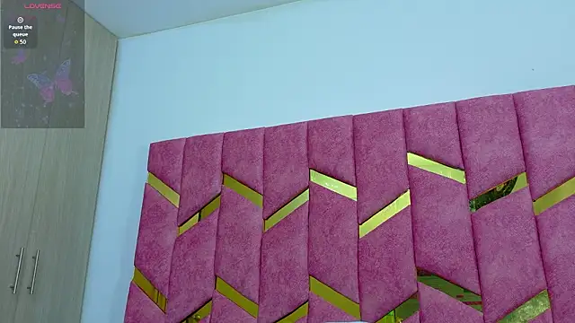 hornyhousekeeper_ Live XXX-chat