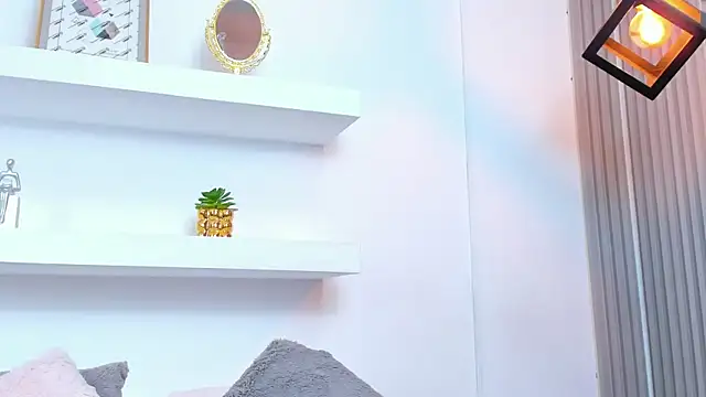 IsabellaMonet: απευθείας συνομιλία ΧΧΧ