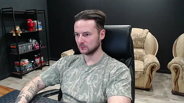 MihasikD Show in webcam