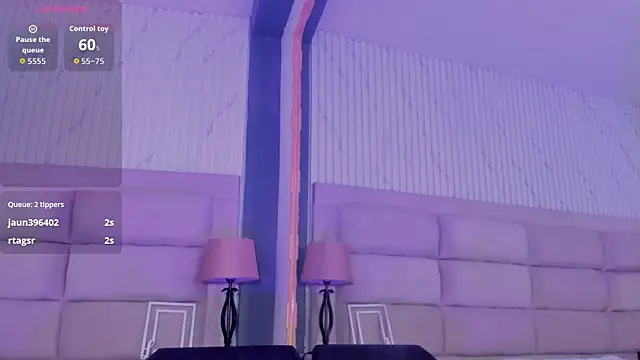 XXX chat uživo modela CarolineFyre