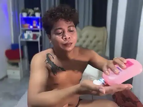 Show modela asian_sweetboy na web-kameri