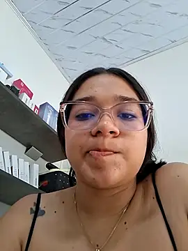 XXX chat uživo modela -VICKKY