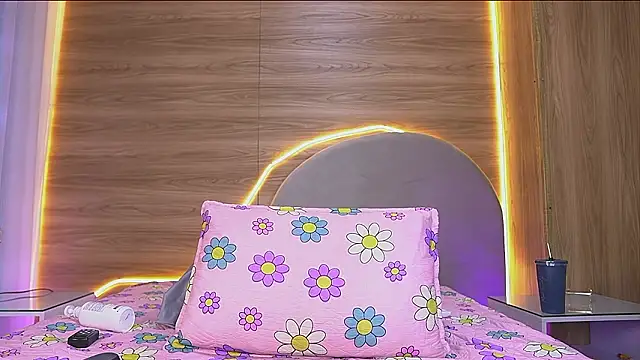 Chat +18 de alexaa_walker ao vivo