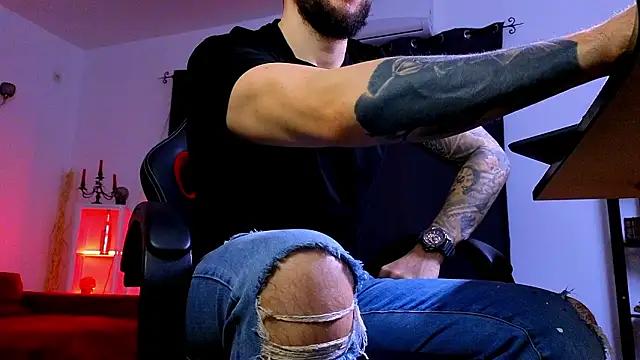 MightyAaron66: онлайн-секс-чат